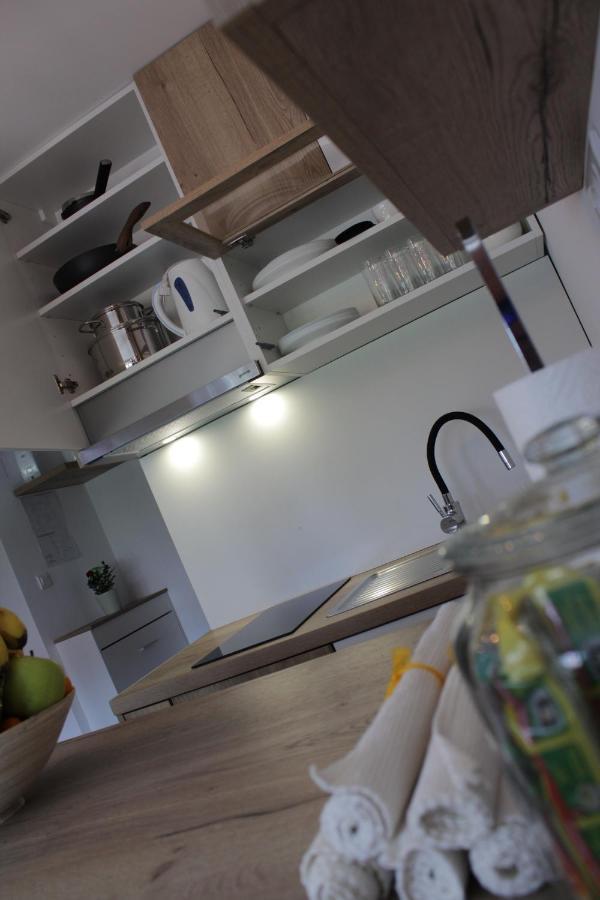 Apartman Edita วิโรวิติซา ภายนอก รูปภาพ