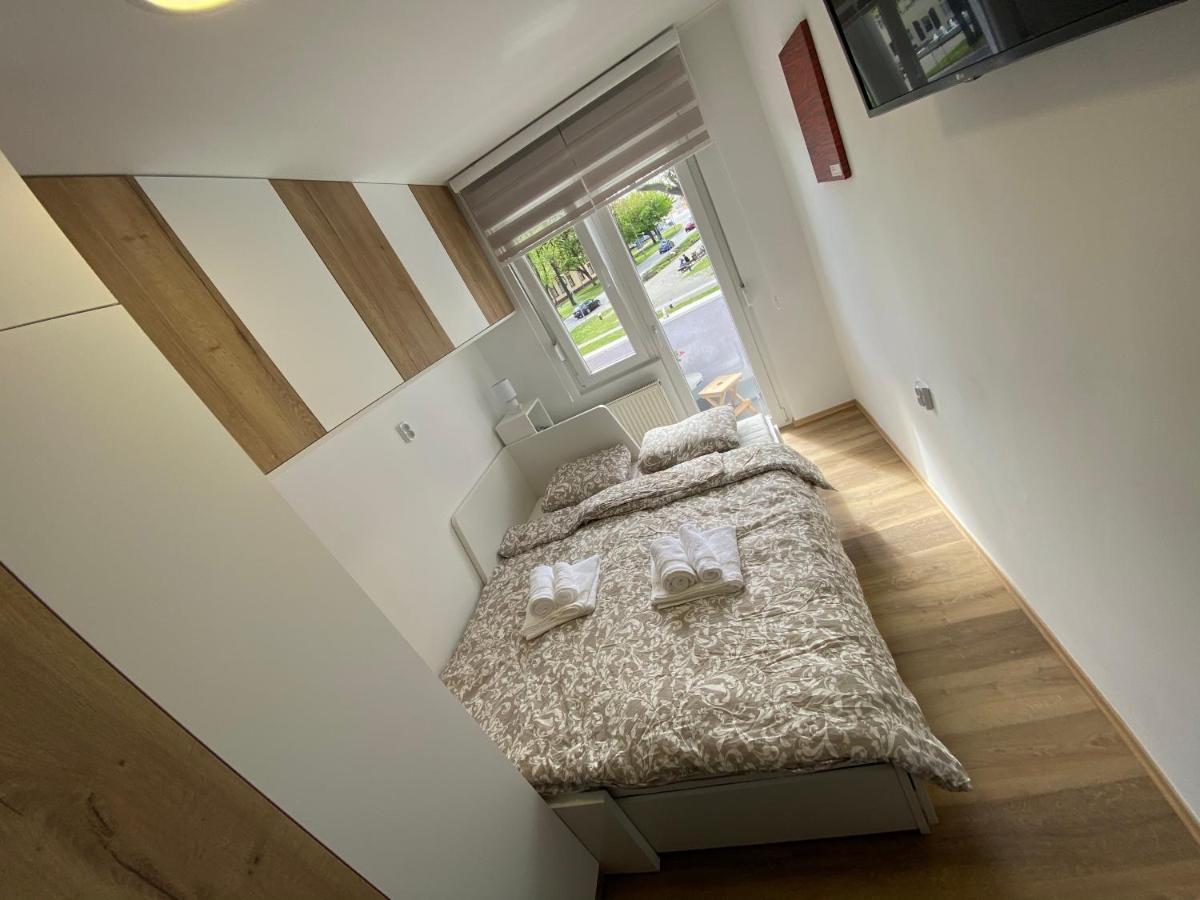 Apartman Edita วิโรวิติซา ภายนอก รูปภาพ
